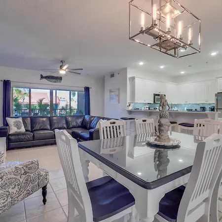 Luxury Condo Near White Sandy Beaches - 2 Min Walk